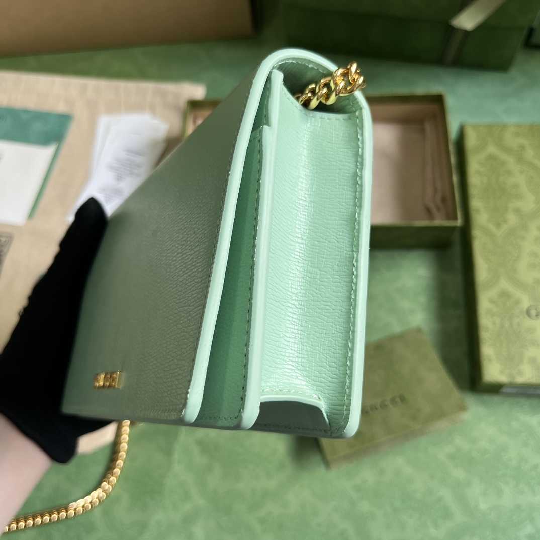 Gucci Chain Wallet With Gucci Script (12.5x 20x 4cm) - DopestKickz