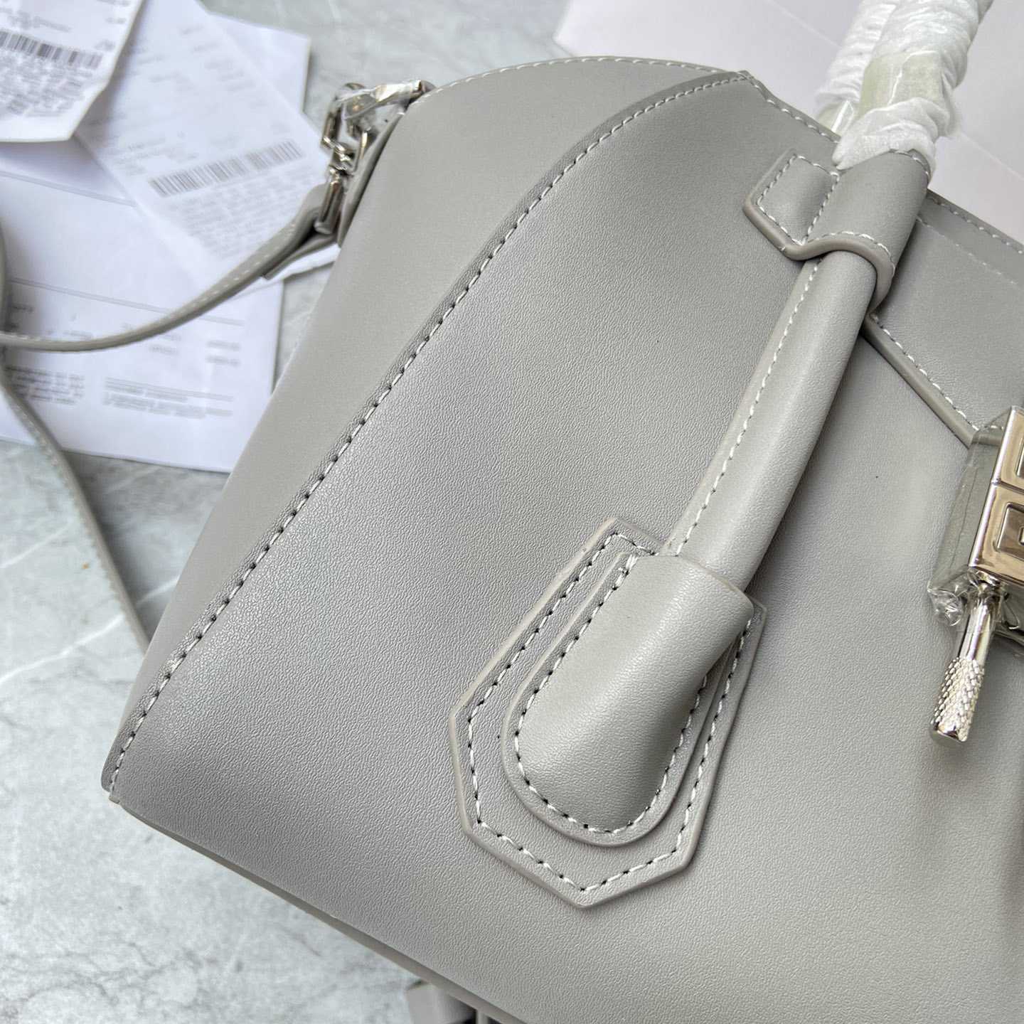 Givenchy Mini Antigona Lock Bag (23*27*13cm) - DopestKickz