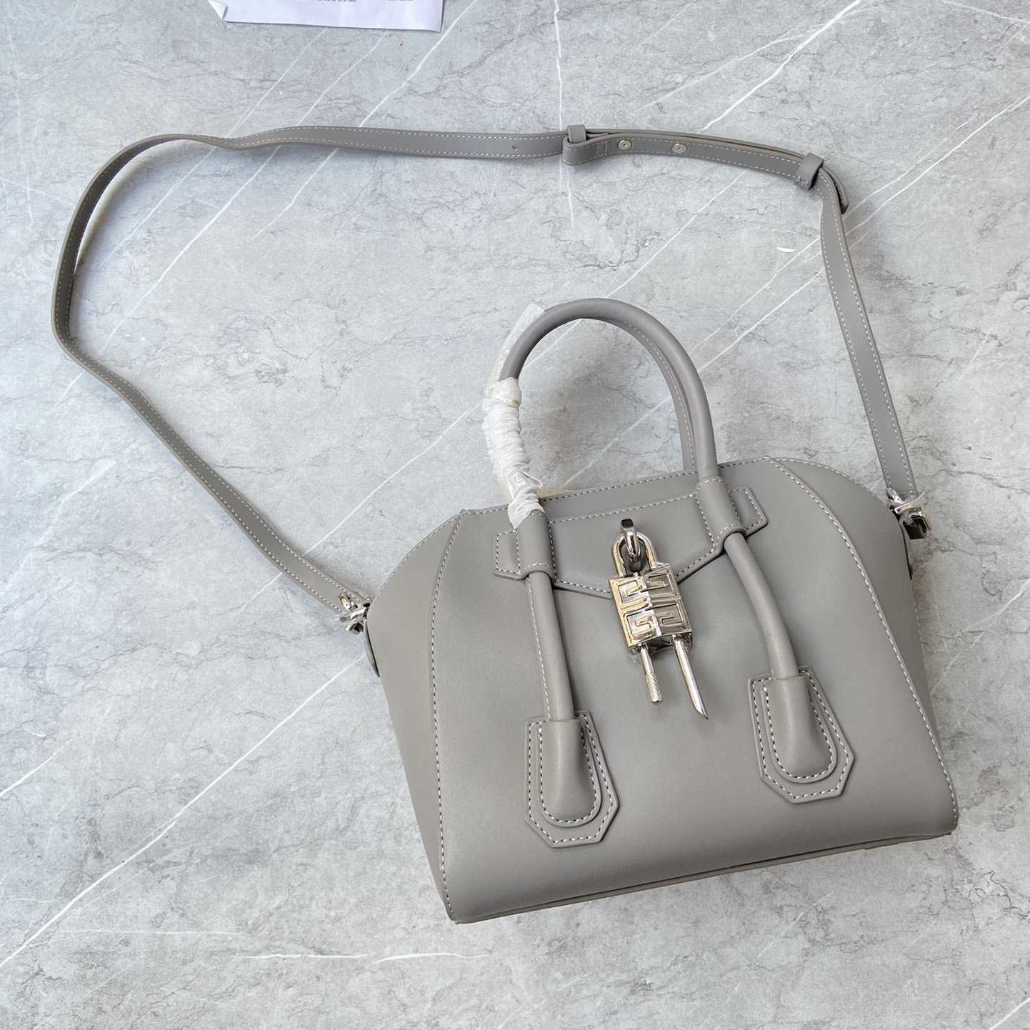 Givenchy Mini Antigona Lock Bag (23*27*13cm) - DopestKickz