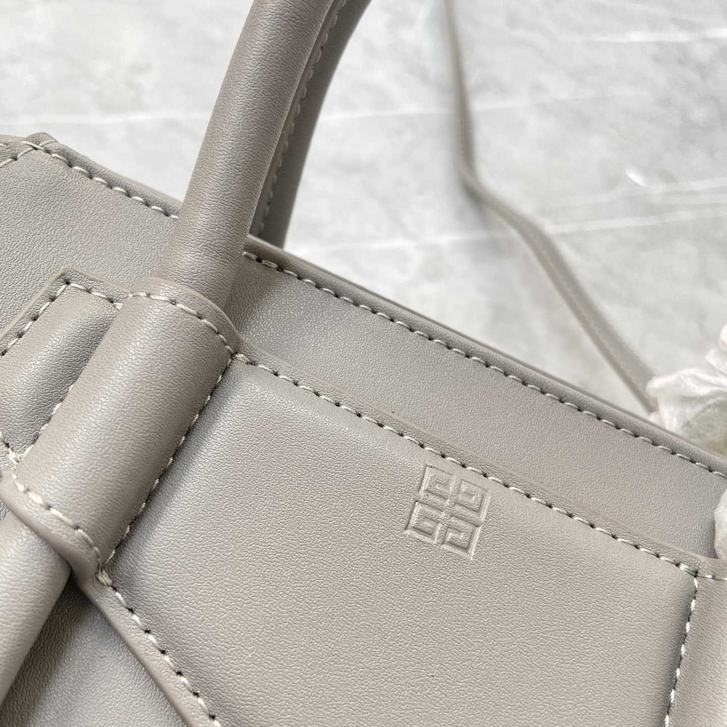 Givenchy Mini Antigona Lock Bag (23*27*13cm) - DopestKickz