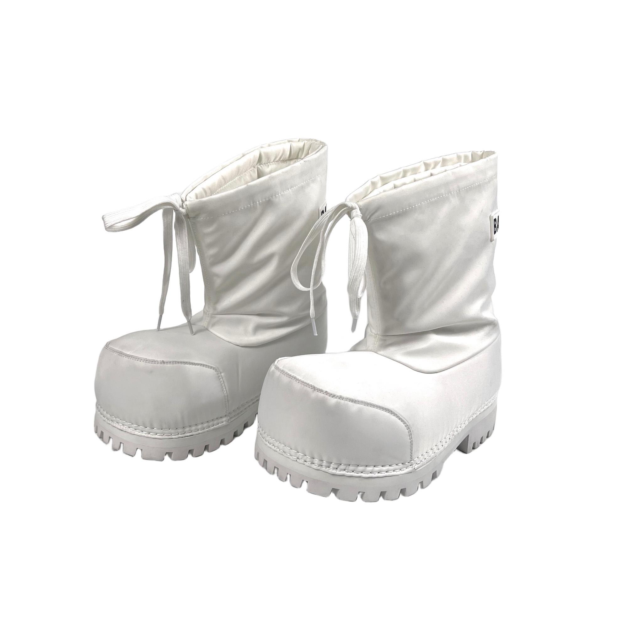 Balenciaga Alaska Low Boot In White Nylon - DopestKickz