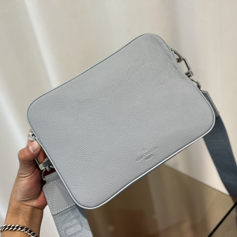 Louis Vuitton Fastline Messenger (23.5x18x7cm)   M23710 - DopestKickz