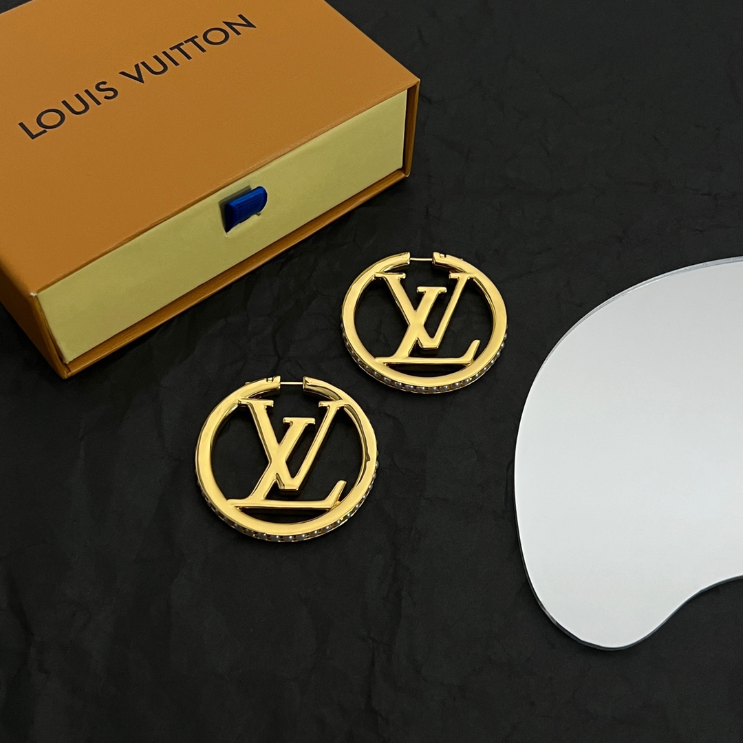 Louis Vuitto Louise Pearls Earrings     M01329 - DopestKickz
