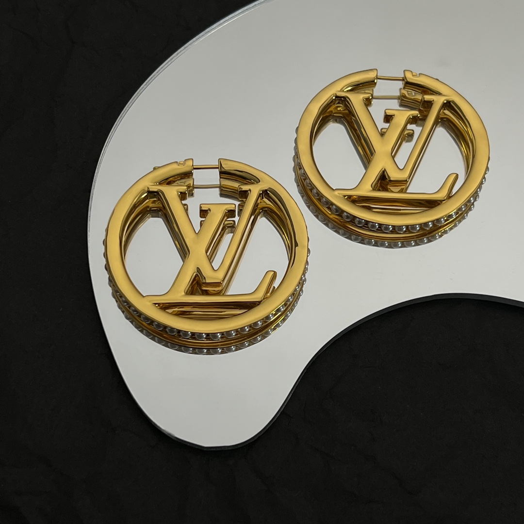 Louis Vuitto Louise Pearls Earrings     M01329 - DopestKickz