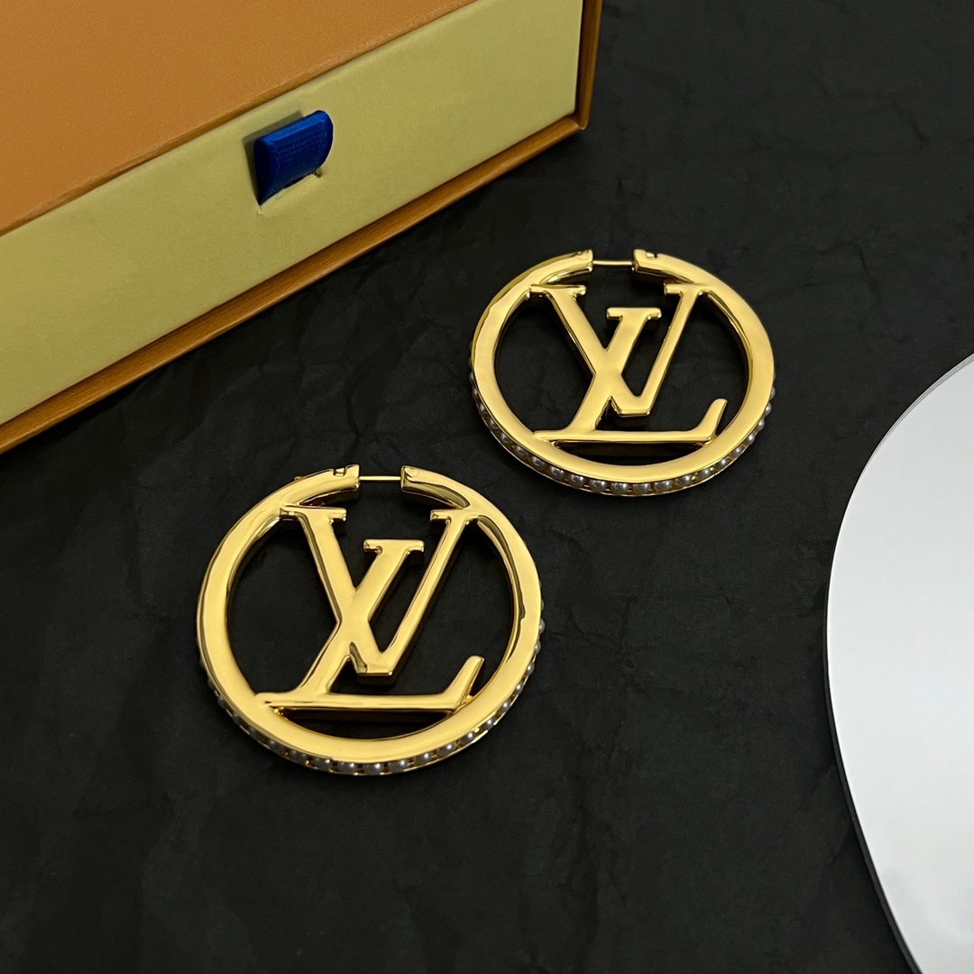 Louis Vuitto Louise Pearls Earrings     M01329 - DopestKickz