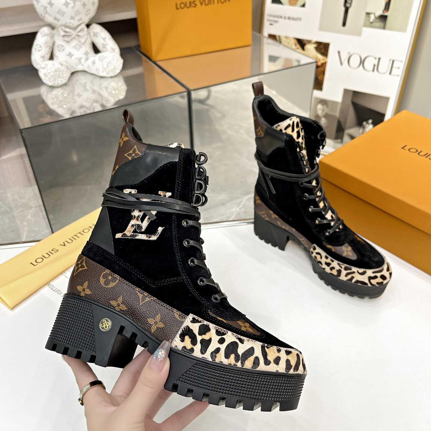 Louis Vuitton Laureate Platform Desert Boot - DopestKickz