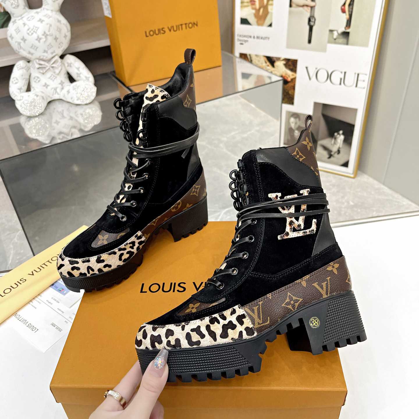 Louis Vuitton Laureate Platform Desert Boot - DopestKickz