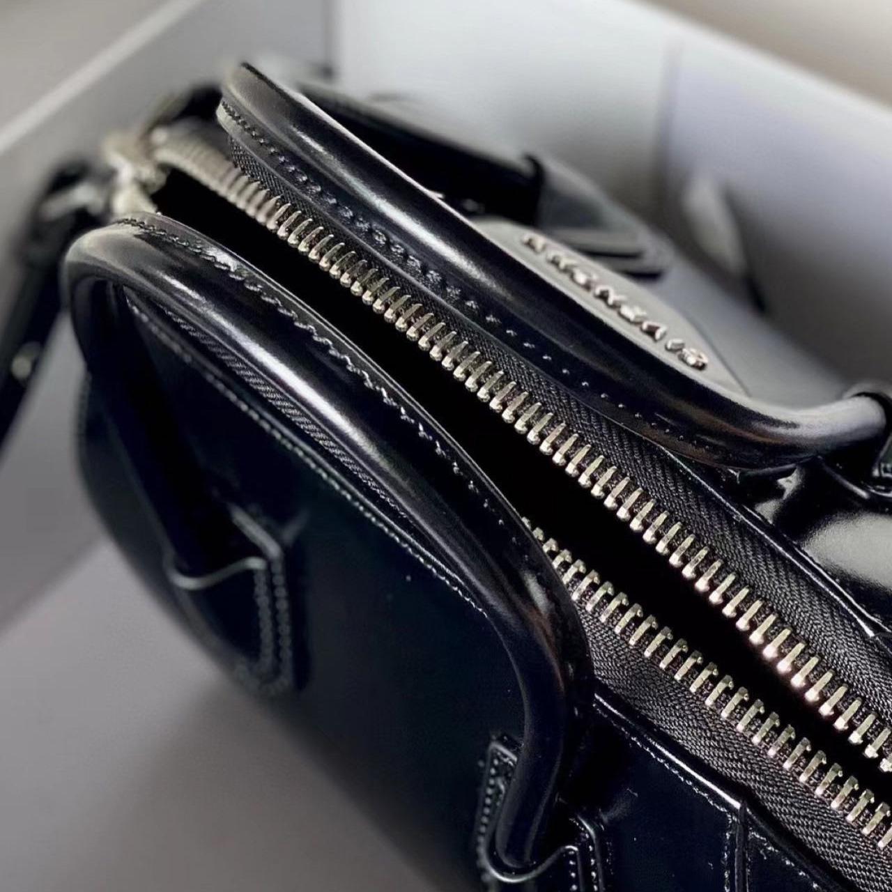 Givenchy Antigona Tote  22-27-13cm - DopestKickz