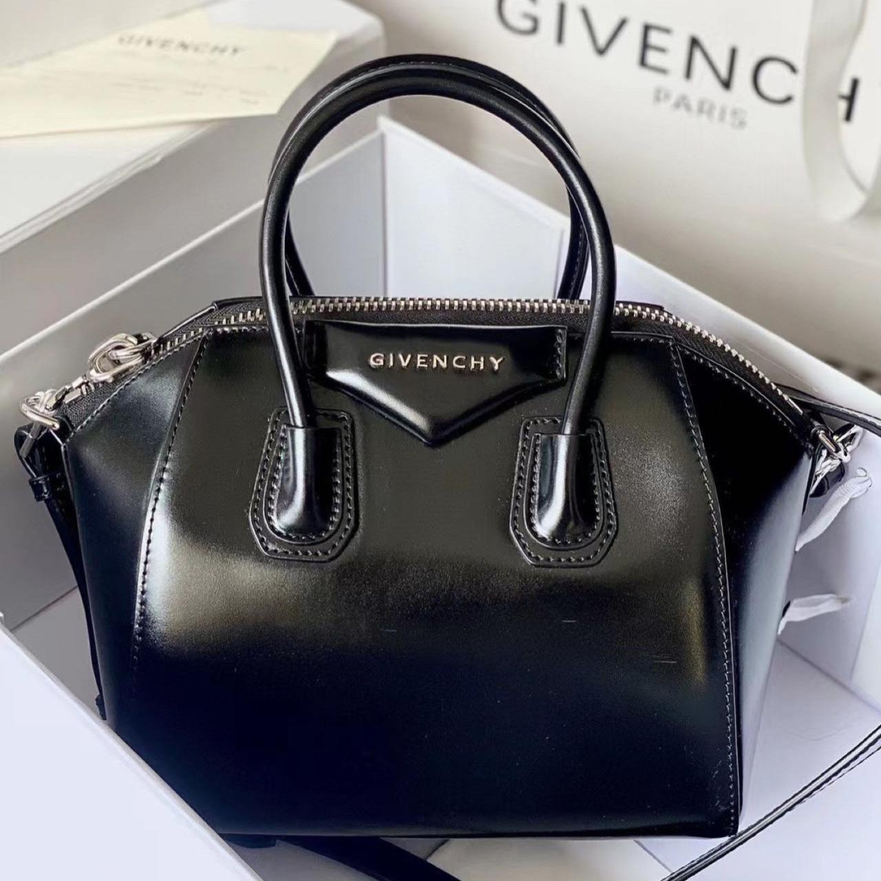 Givenchy Antigona Tote  22-27-13cm - DopestKickz