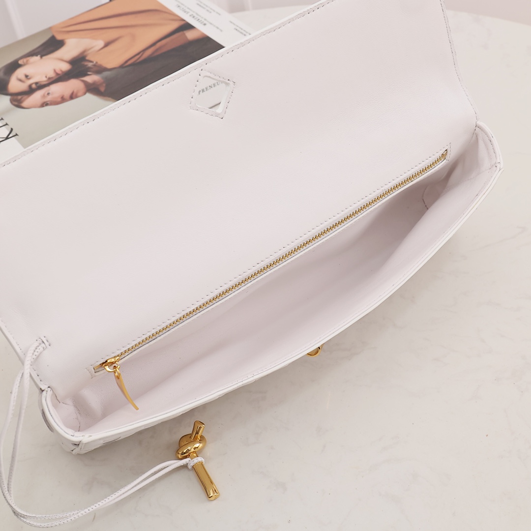 Bottega Veneta Long Clutch Andiamo With Handle - DopestKickz