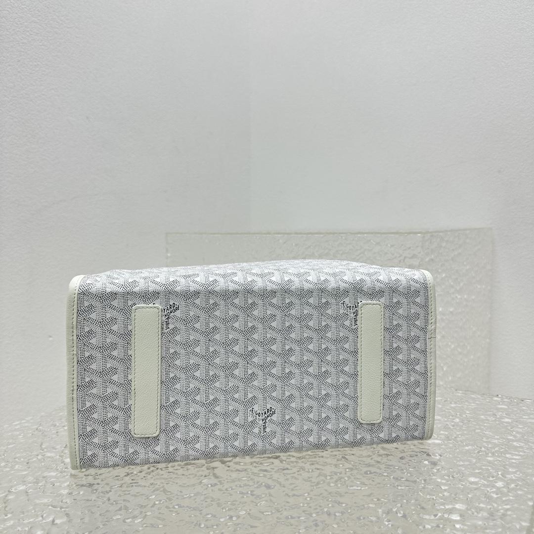 Goyard Saint Léger Backpack - DopestKickz