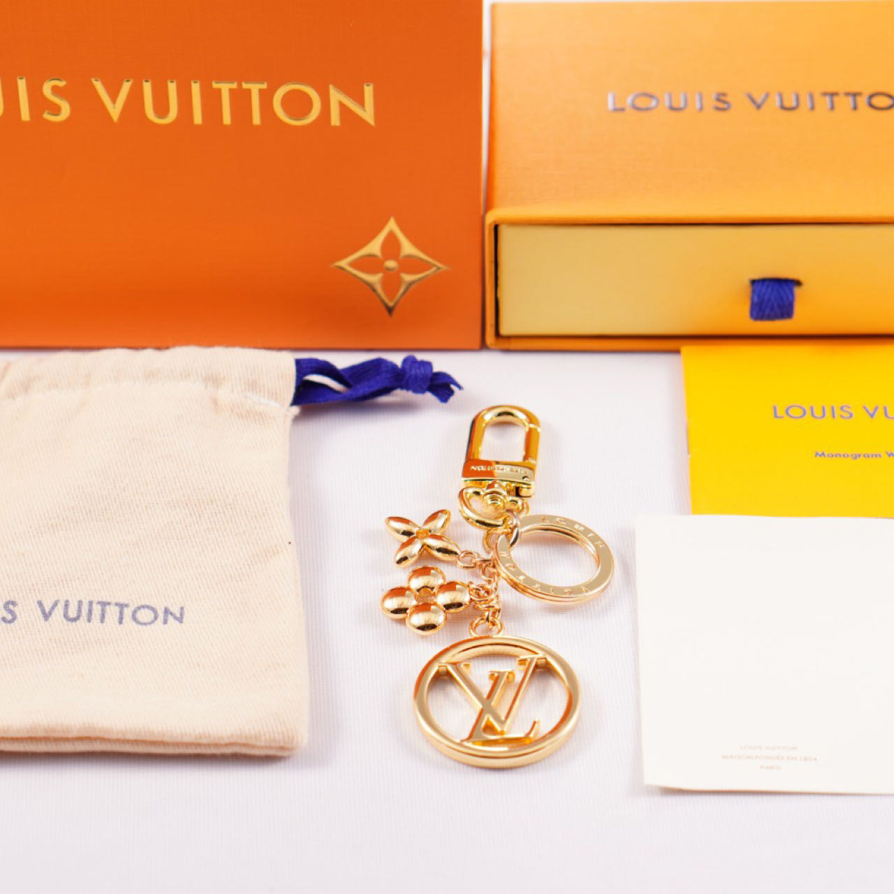Louis Vuitton Blooming Key Holder - DopestKickz