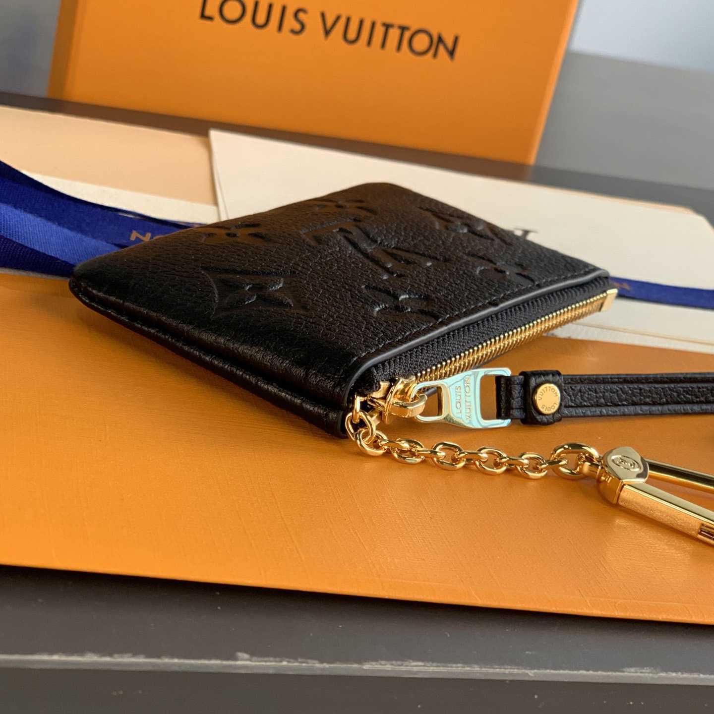 Louis Vuitton Key Pouch   M80879 - DopestKickz