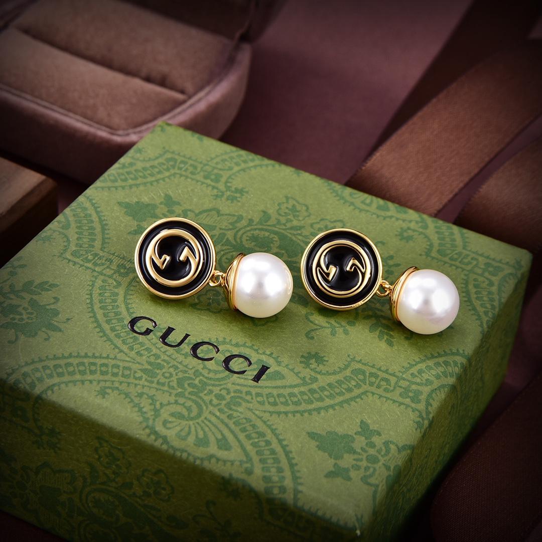 Gucci Blondie Pearl Earrings - DopestKickz