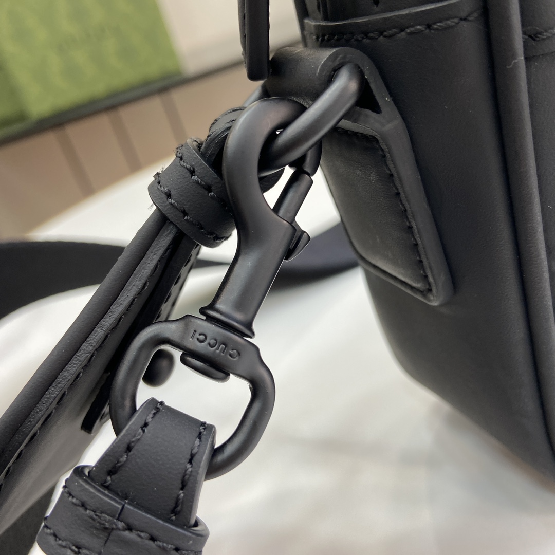 Gucci GG Crossbody Bag - DopestKickz