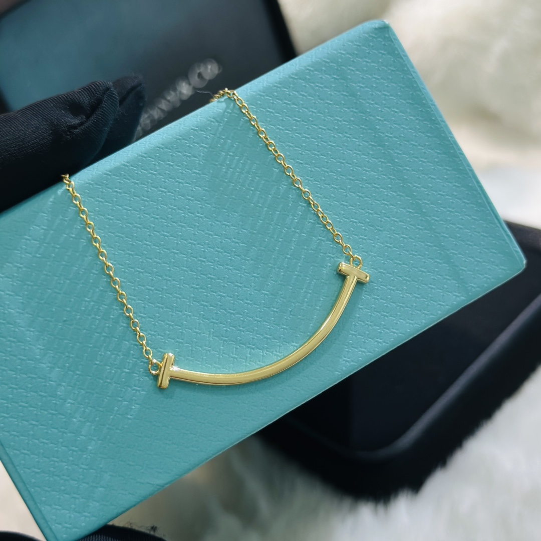 Tiffany&CO Heart Smile Pendant - DopestKickz