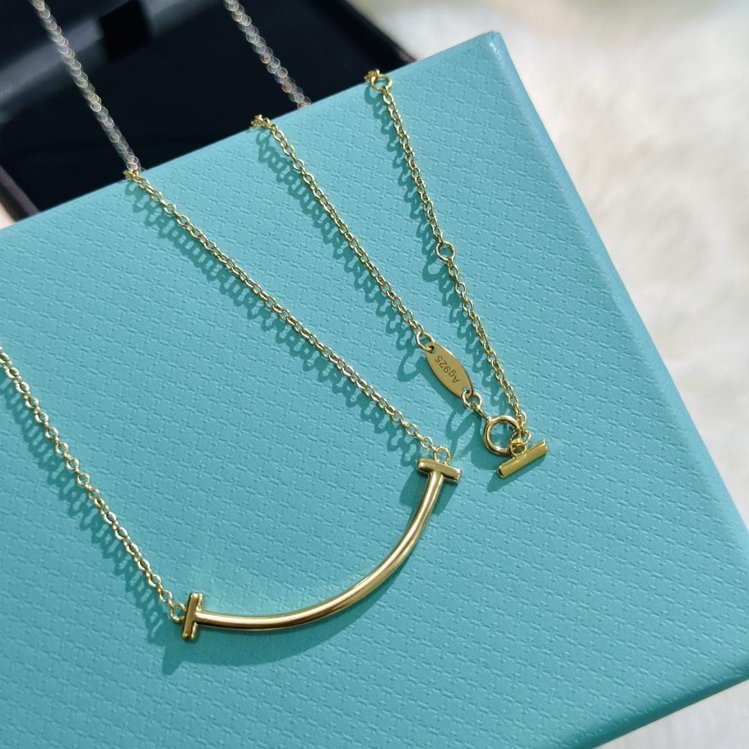 Tiffany&CO Heart Smile Pendant - DopestKickz