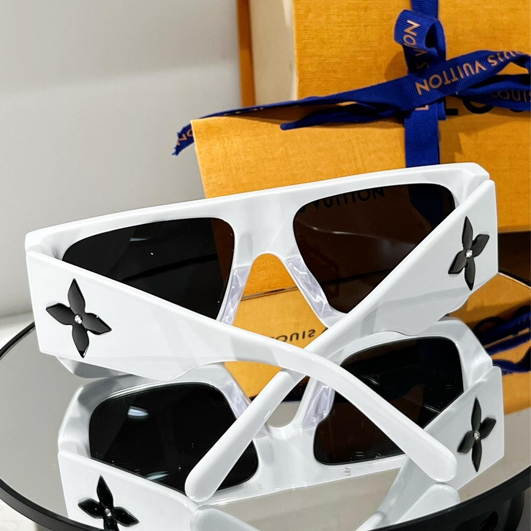 Louis Vuitton Sunglasses   Z2615W - DopestKickz