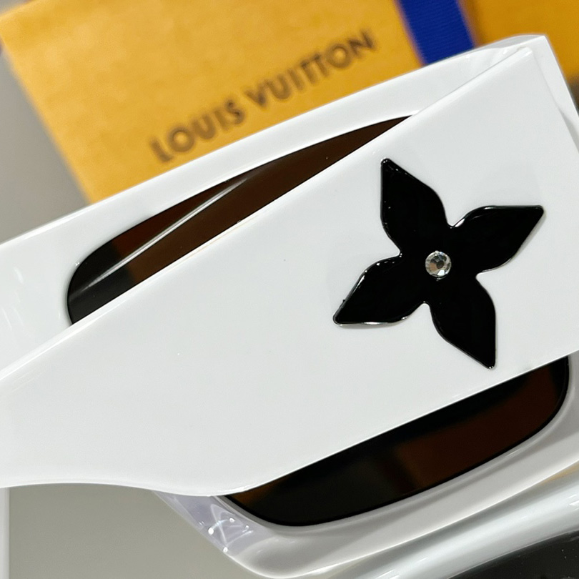 Louis Vuitton Sunglasses   Z2615W - DopestKickz