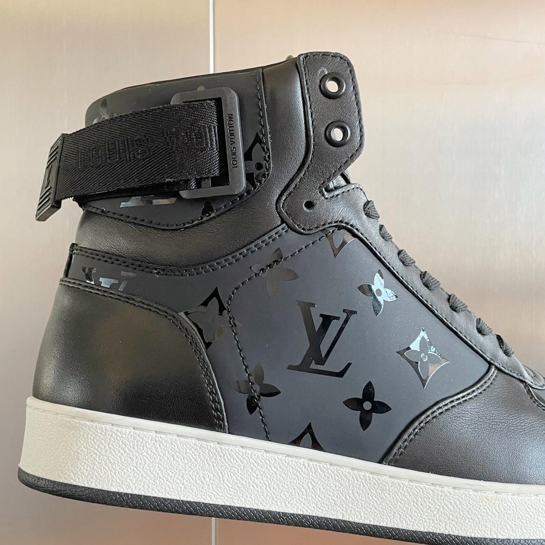 Louis Vuitton Rivoli Sneaker Boot 1A8EAP - DopestKickz