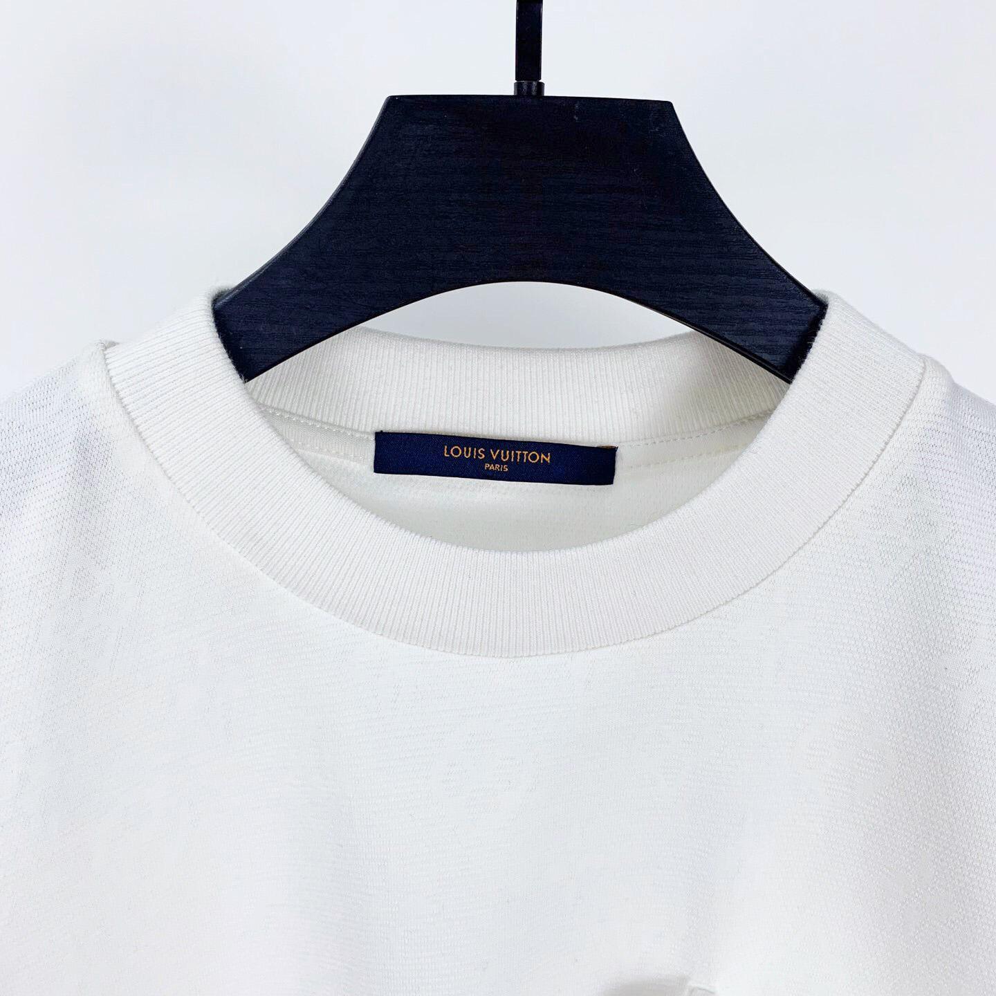 Louis Vuitton Signature 3D Pocket Monogram T-Shirt   1A5VI6 - DopestKickz