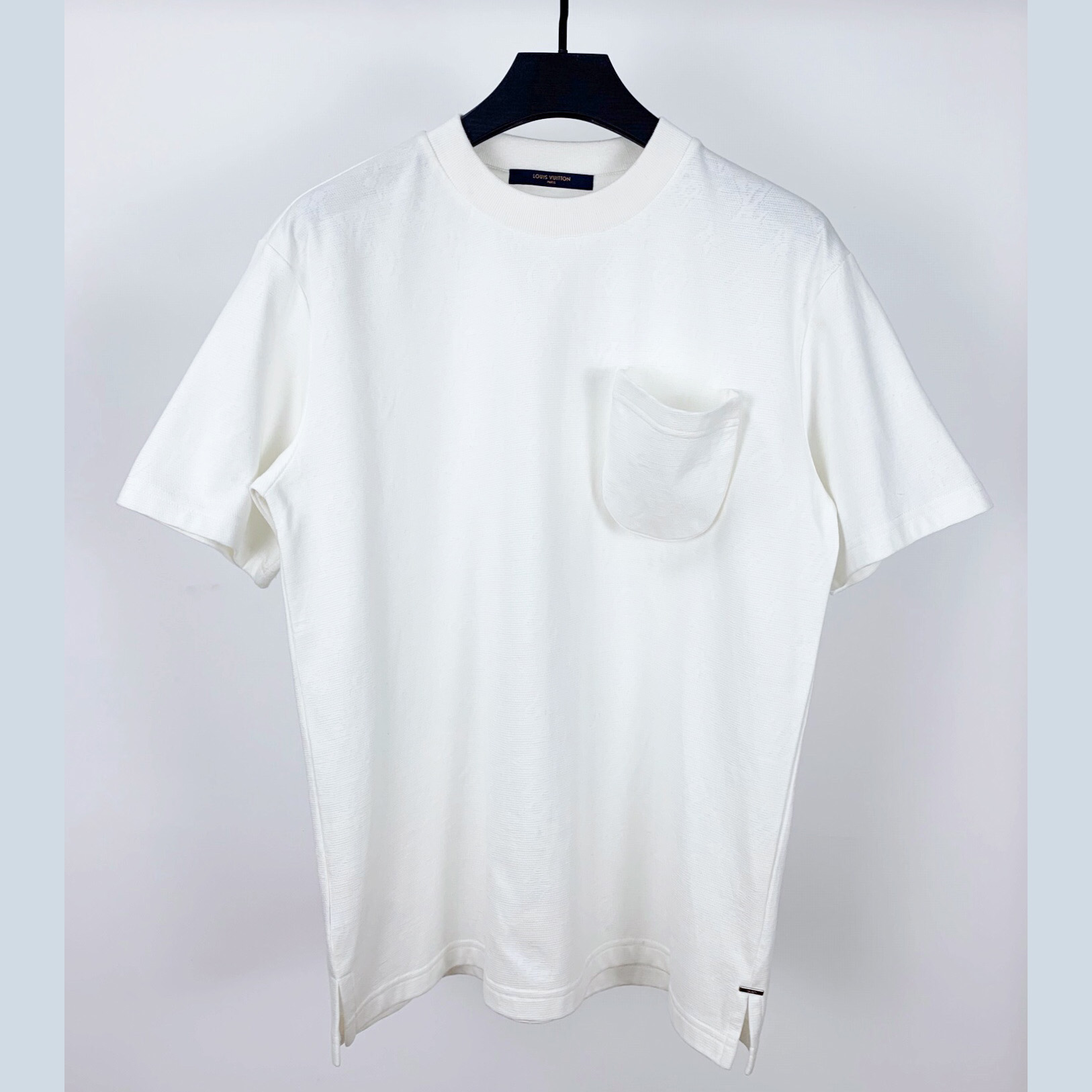 Louis Vuitton Signature 3D Pocket Monogram T-Shirt   1A5VI6 - DopestKickz