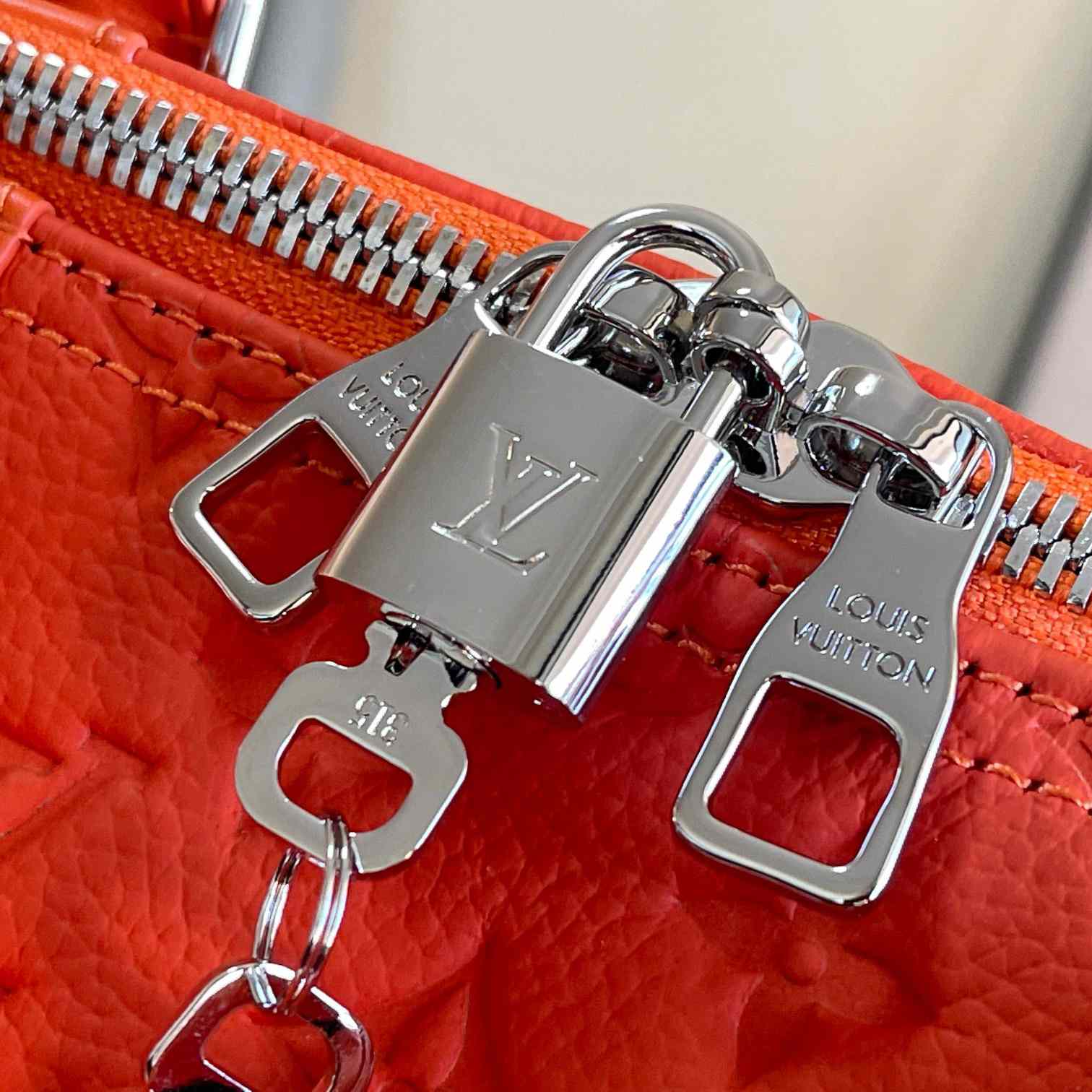 Louis Vuitton Keepall Bandoulière 50   M23749 - DopestKickz