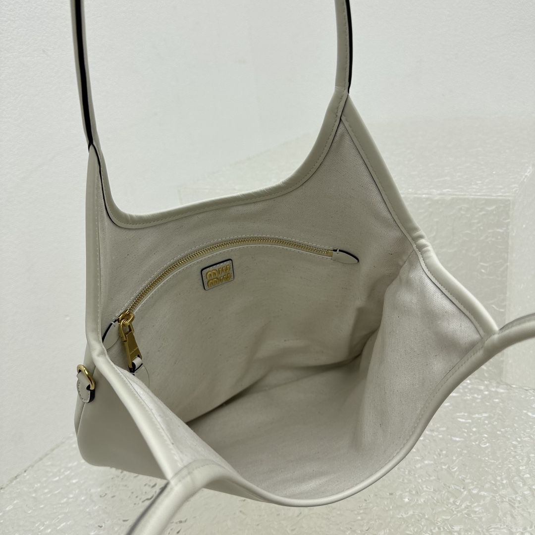 Miu Miu IVY Leather Bag - DopestKickz