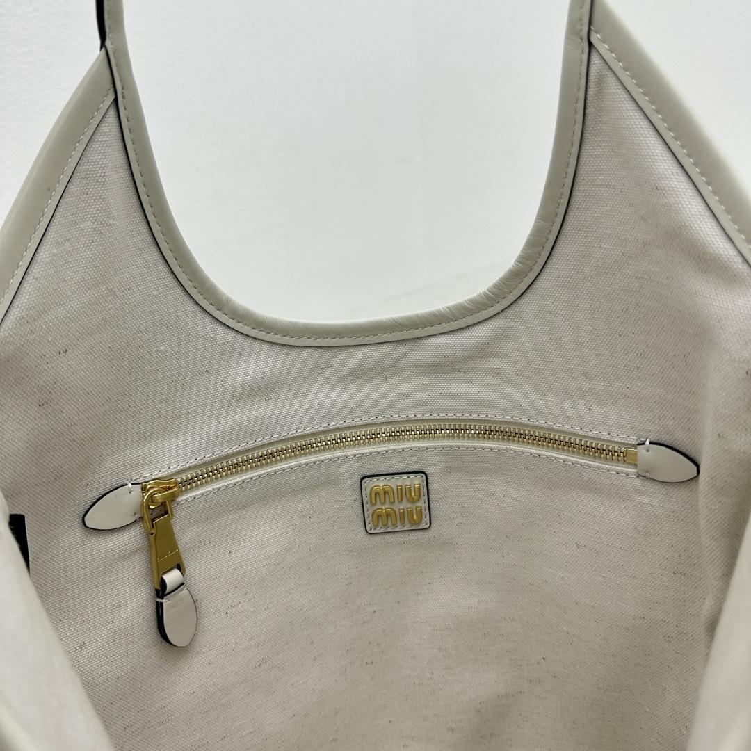 Miu Miu IVY Leather Bag - DopestKickz