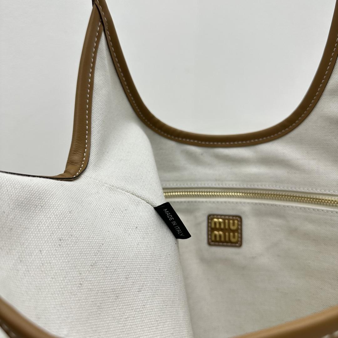 Miu Miu IVY Leather Bag - DopestKickz