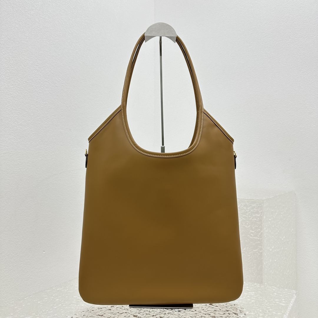 Miu Miu IVY Leather Bag - DopestKickz