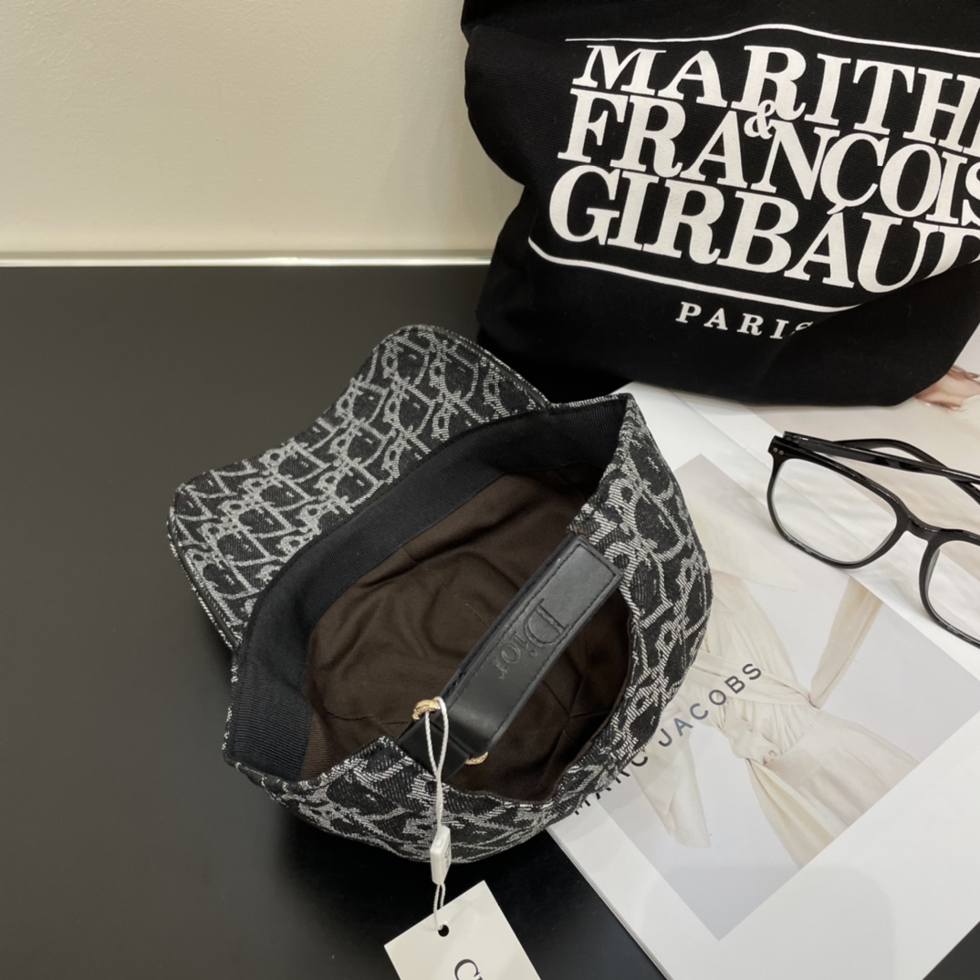 Dior Oblique Baseball Cap - DopestKickz