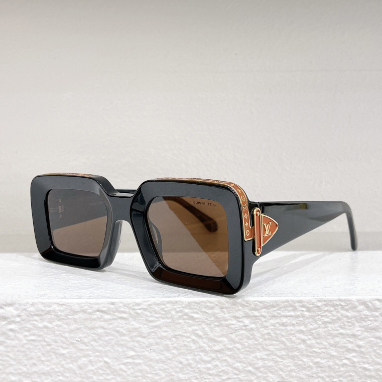 Prada Sunglasses    Z1592E - DopestKickz