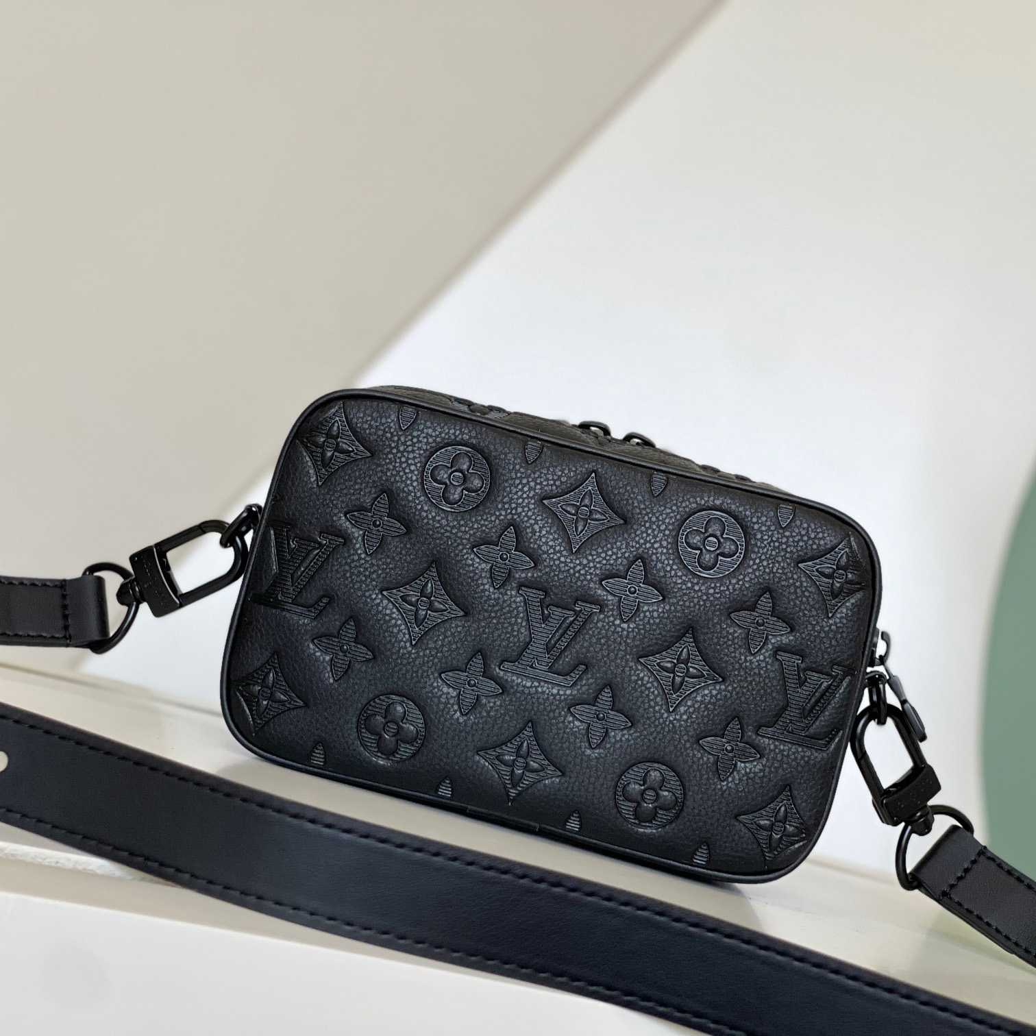Louis Vuitton Alpha Wearable Wallet     M82544 - DopestKickz