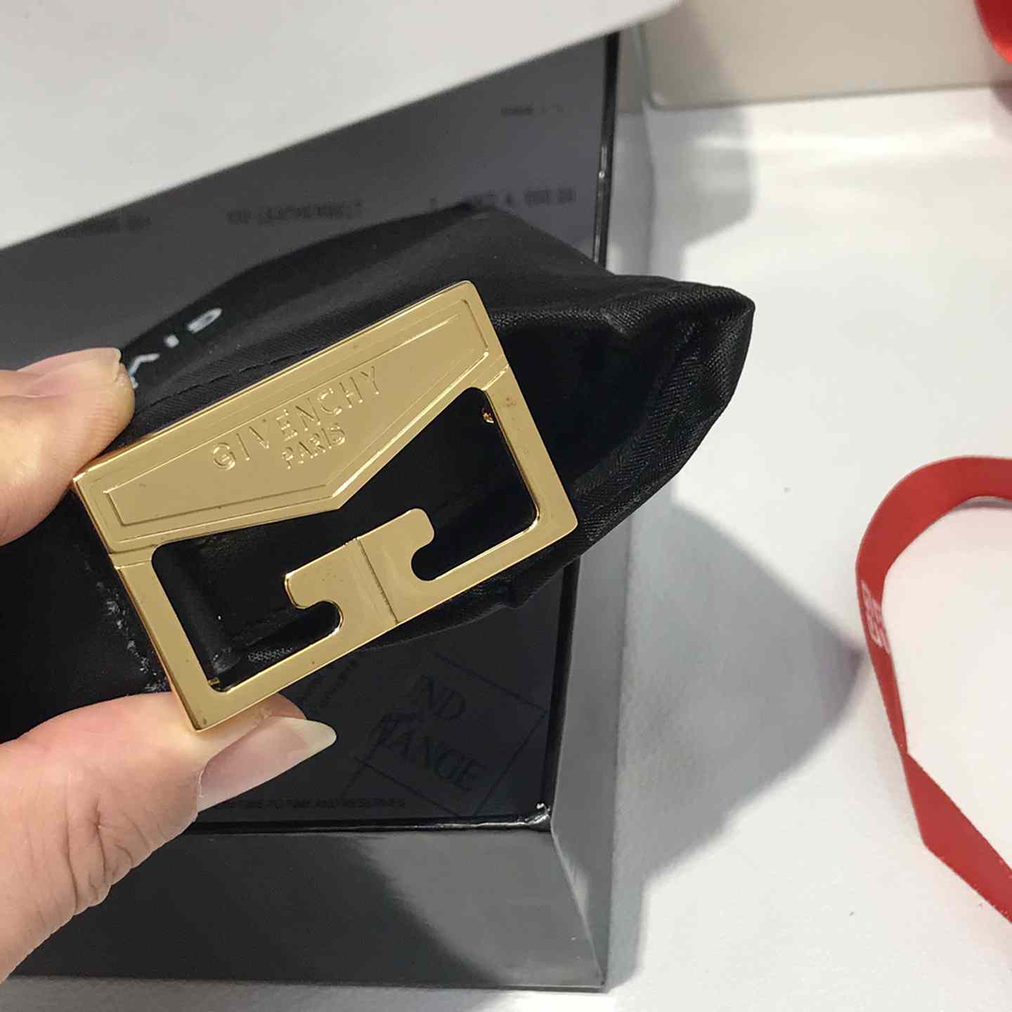 Givenchy  Leather Belt      30mm - DopestKickz