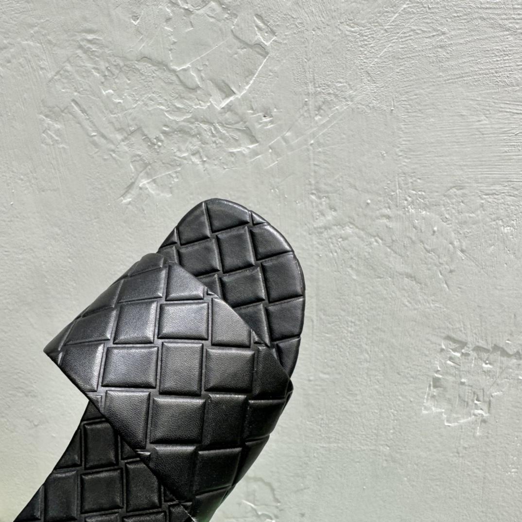 Bottega Veneta Amy Flat Mule - DopestKickz