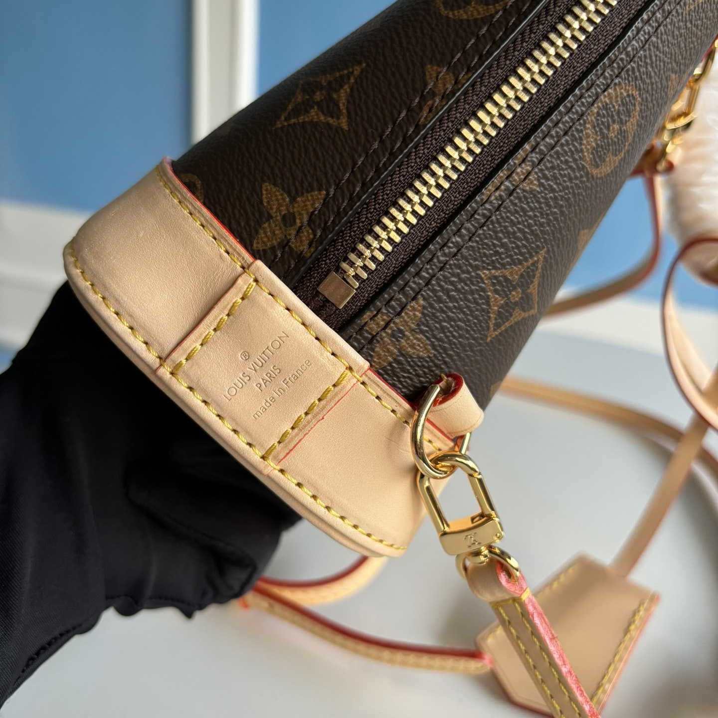 Louis Vuitton Alma Backpack    M47132 - DopestKickz