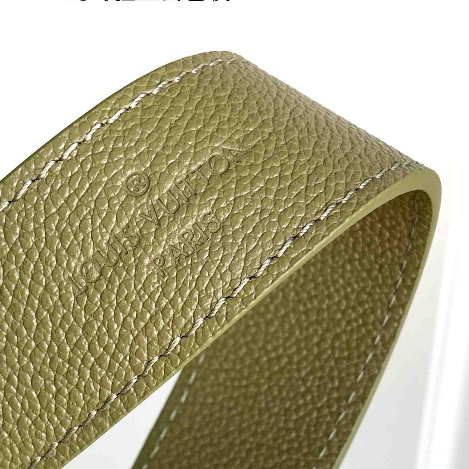 Louis Vuitton CarryAll PM    M46672 - DopestKickz