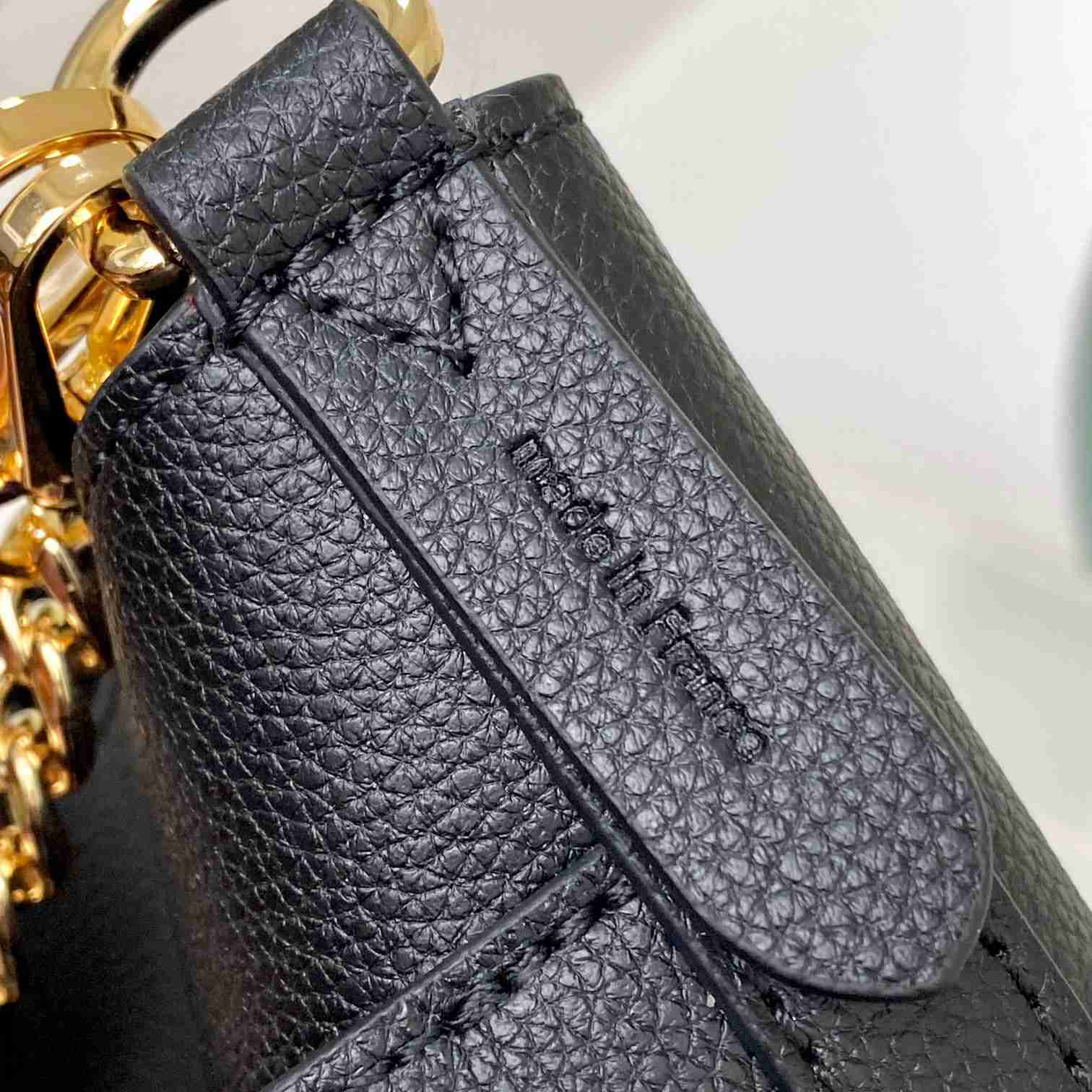 Louis Vuitton Lock and Walk    M24006 - DopestKickz