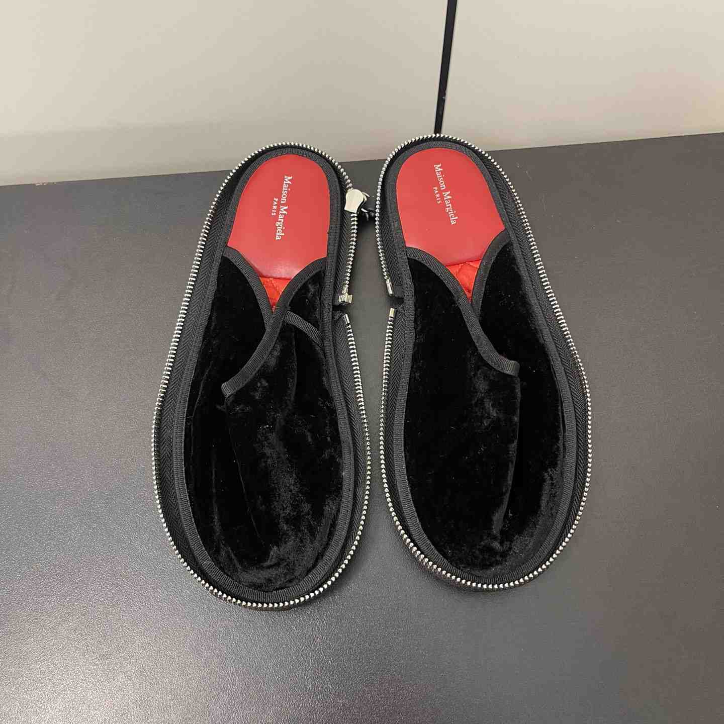 Maison Margiela Travel Round-toe Slippers - DopestKickz