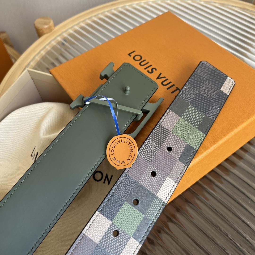 Louis Vuitton LV Mega Pixel 40mm Reversible Belt   M8470V - DopestKickz