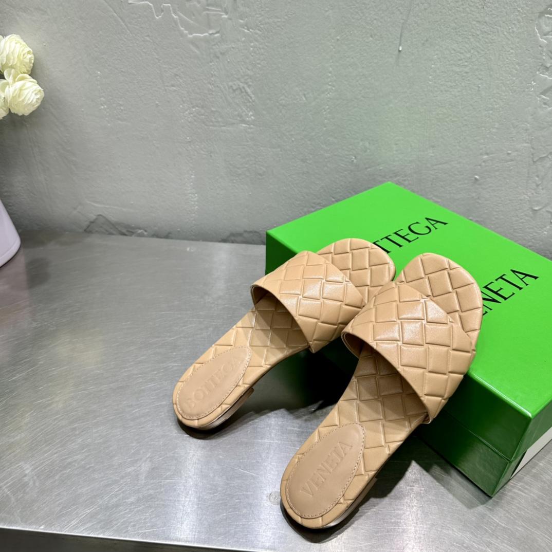 Bottega Veneta Amy Flat Mule - DopestKickz