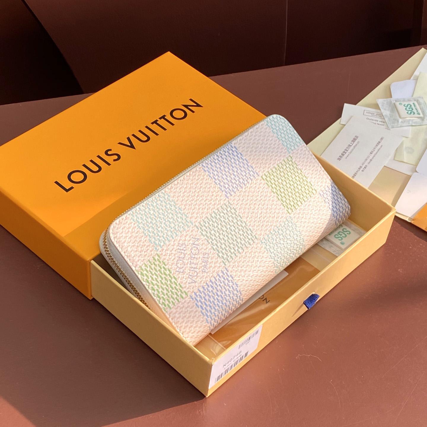 Louis Vuitton Zippy Wallet     N40748 - DopestKickz