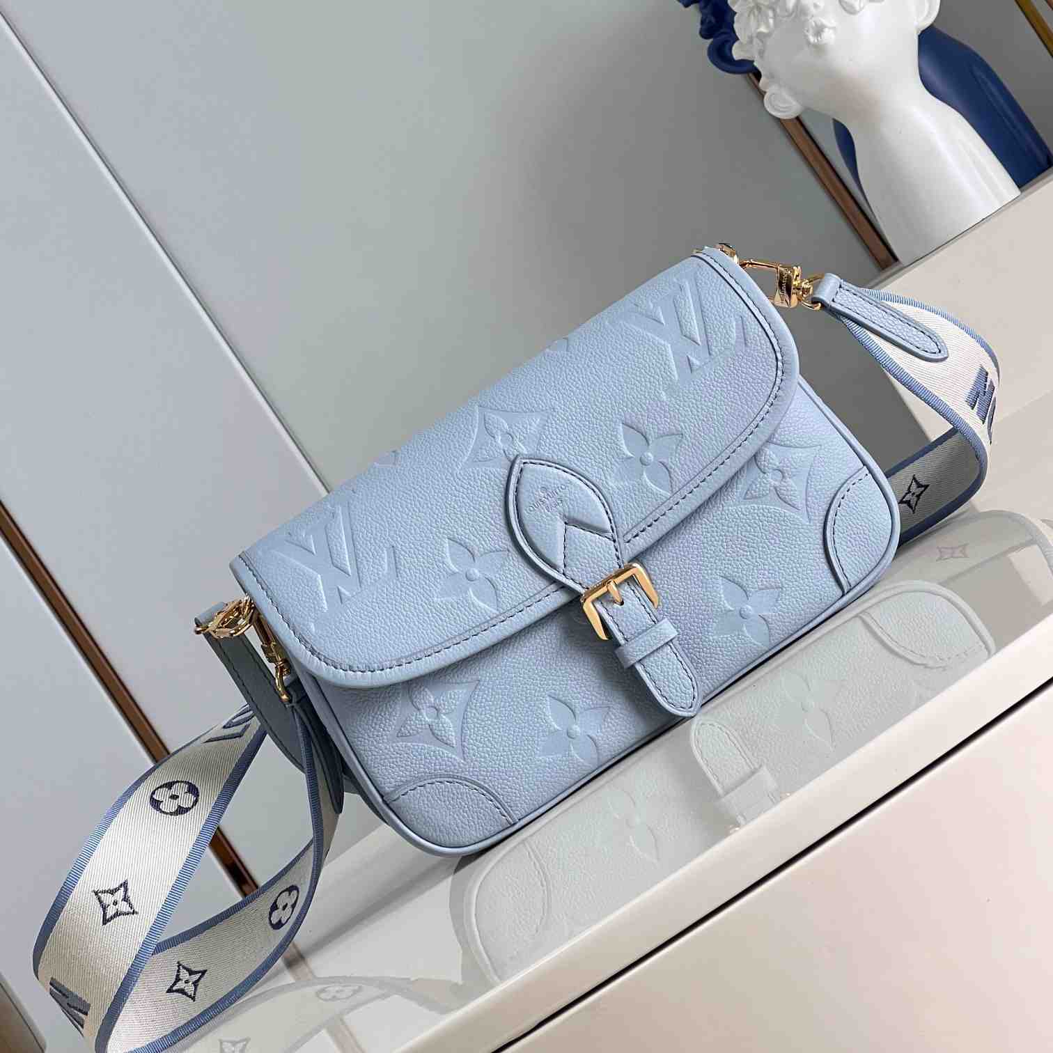 Louis Vuitton Diane    M46846 - DopestKickz