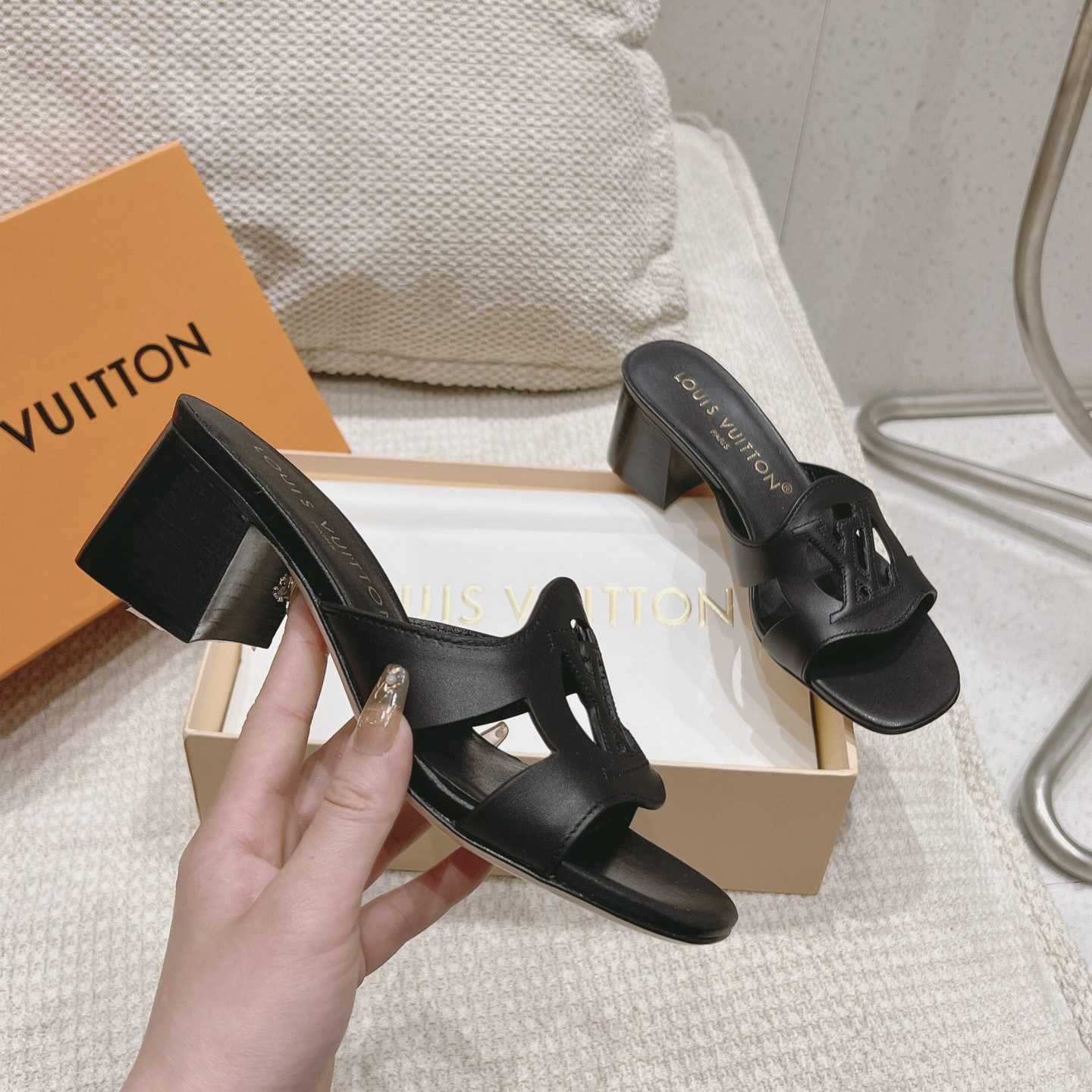 Louis Vuitton LV Isola Mule   1ACG4K - DopestKickz