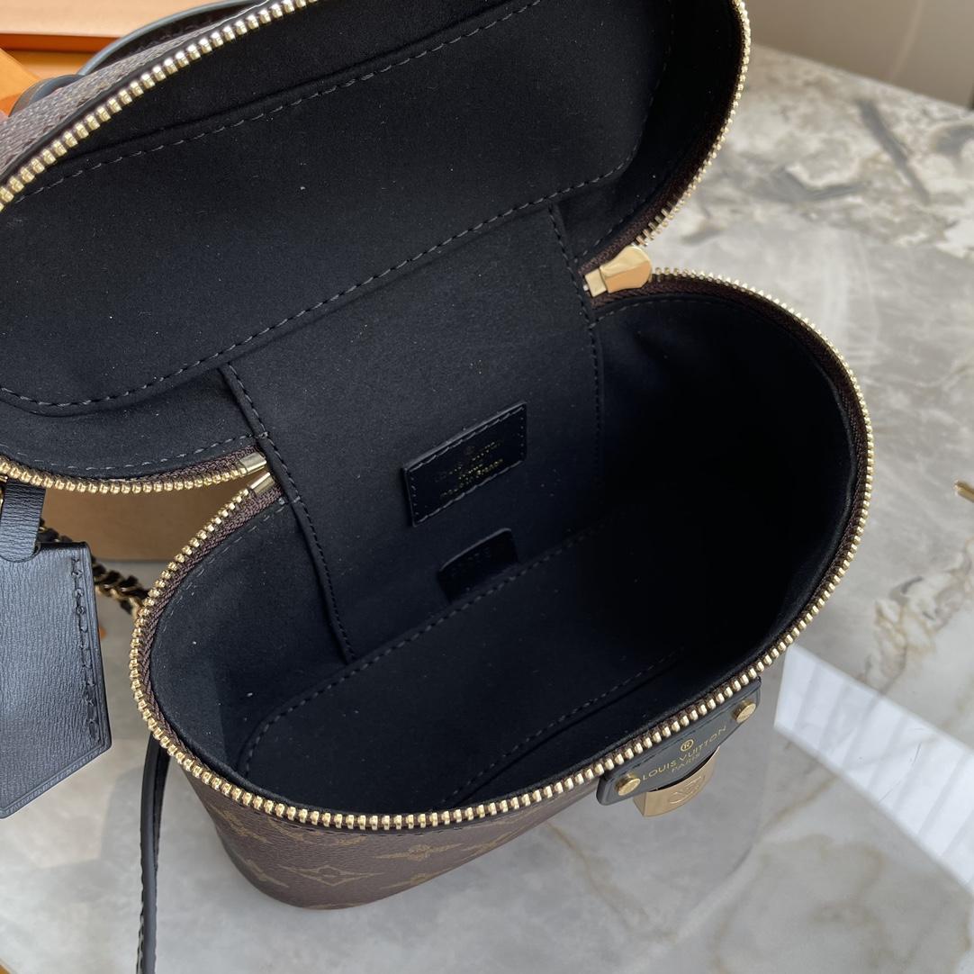 Louis Vuitton Vanity Chain Pouch    M47125 - DopestKickz