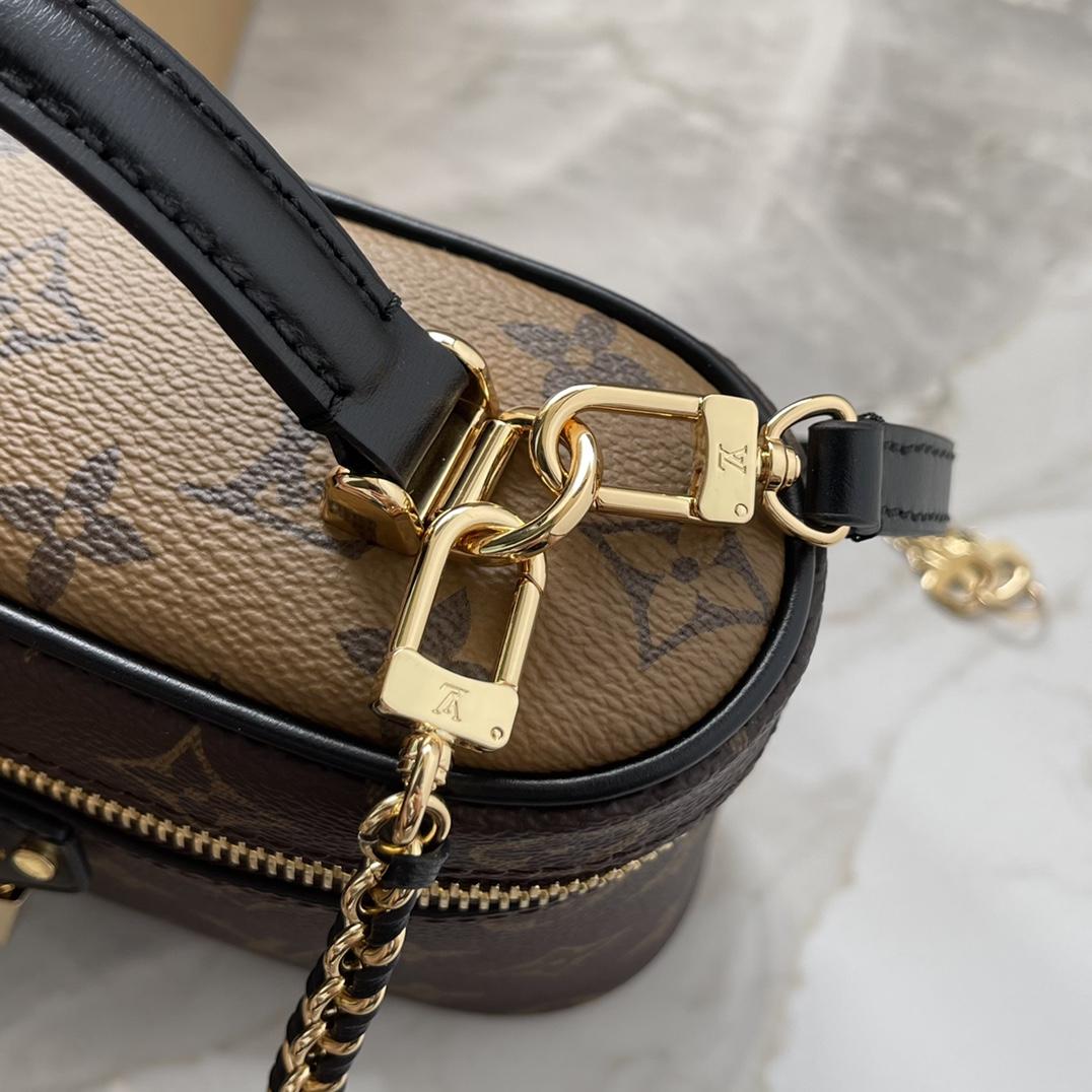 Louis Vuitton Vanity Chain Pouch    M47125 - DopestKickz