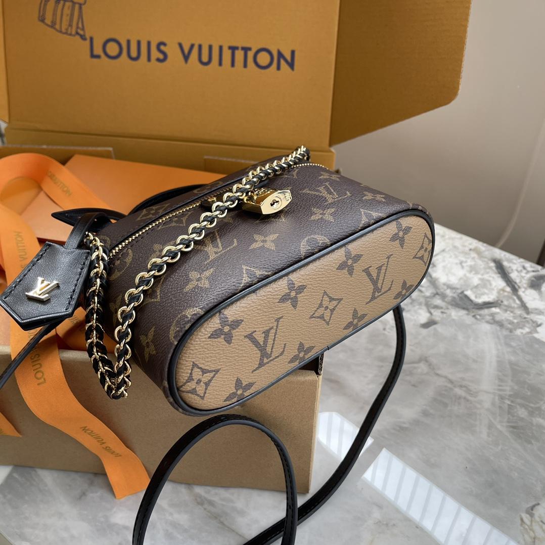 Louis Vuitton Vanity Chain Pouch    M47125 - DopestKickz