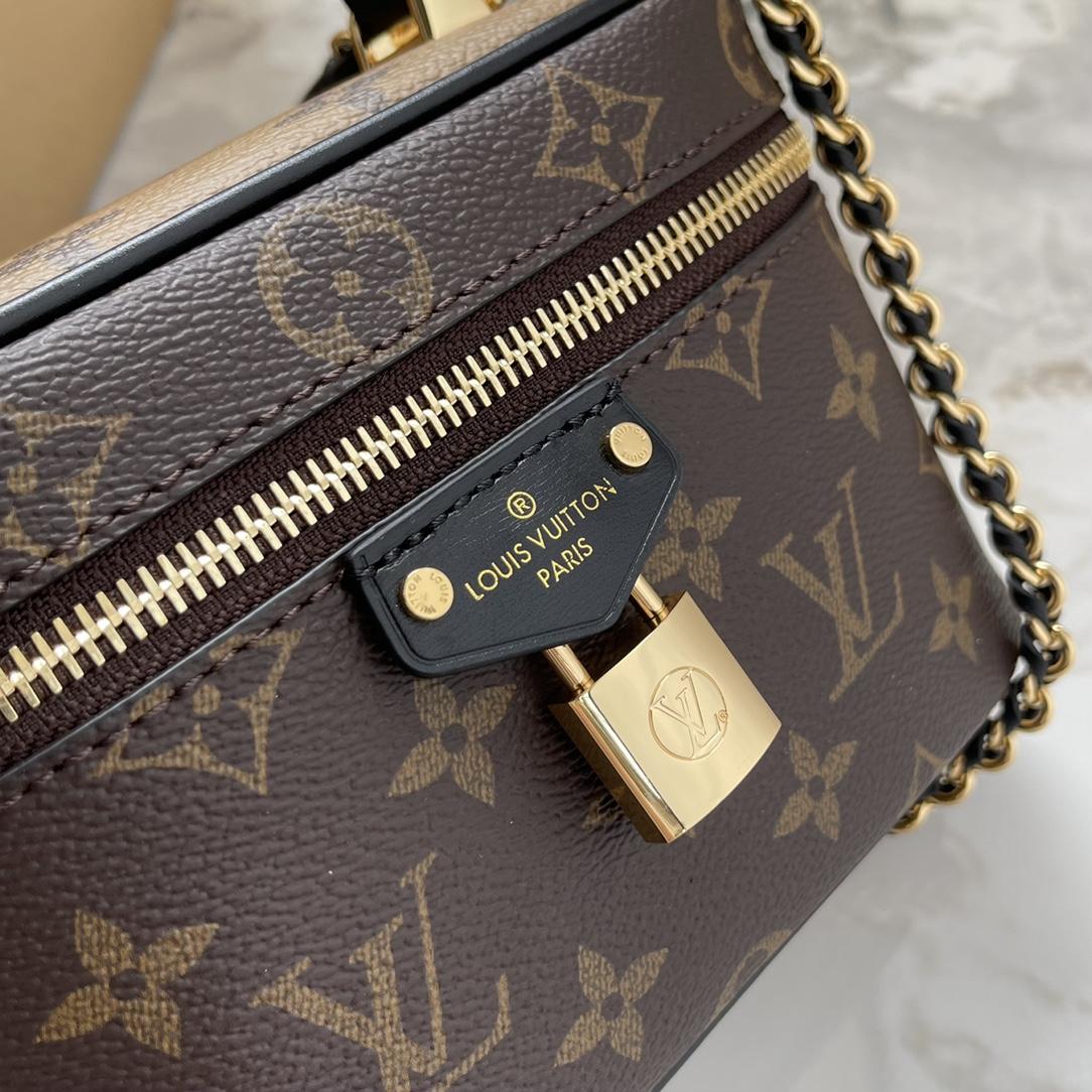 Louis Vuitton Vanity Chain Pouch    M47125 - DopestKickz
