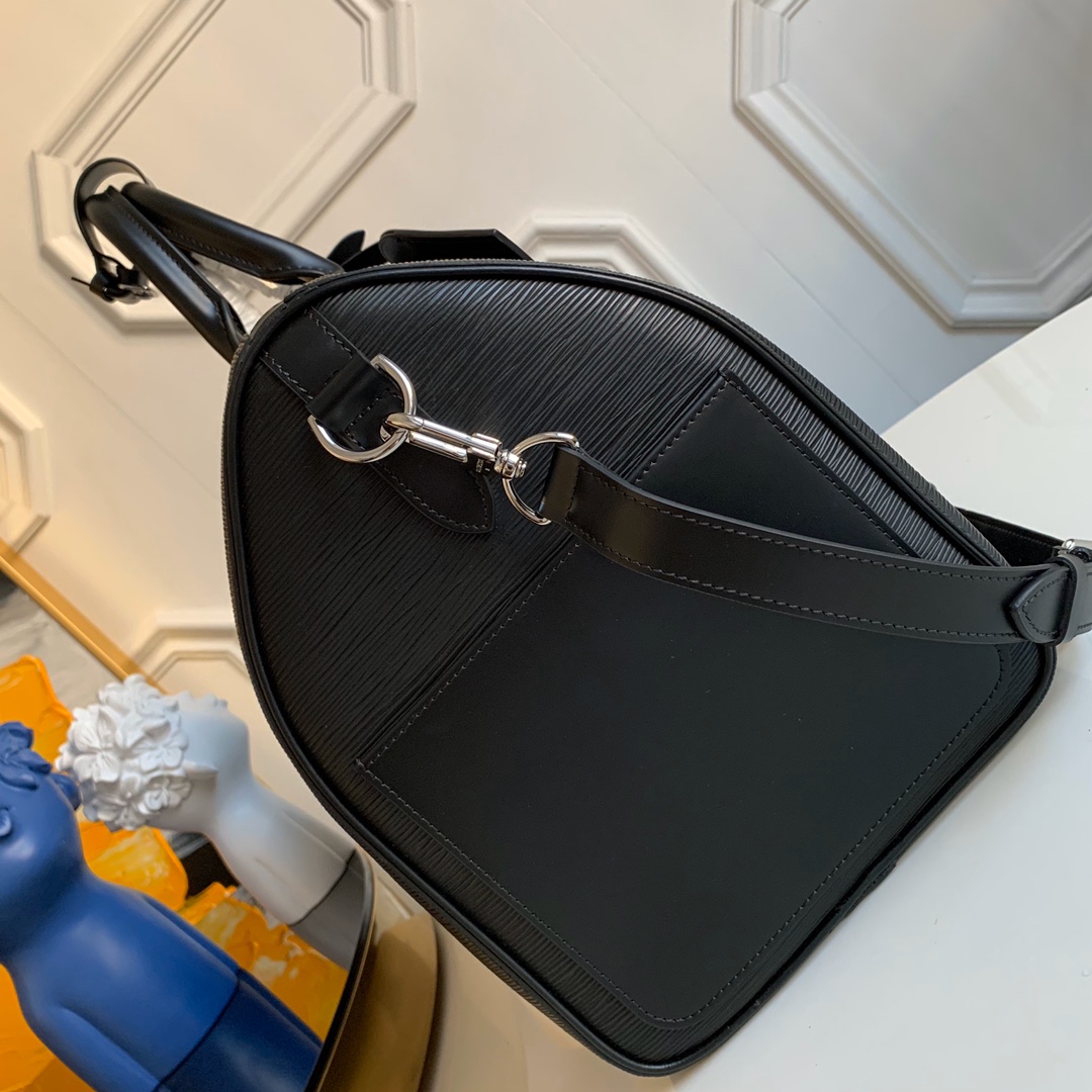 Louis Vuitton x Supreme Keepall  Bandouliere 45 Travel Bag - DopestKickz